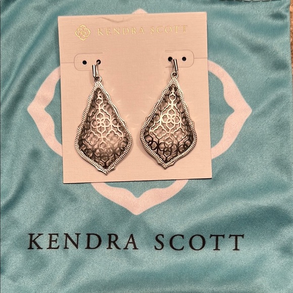 Kendra Scott Alex Drop Earrings Silver Filigree - Picture 1 of 3